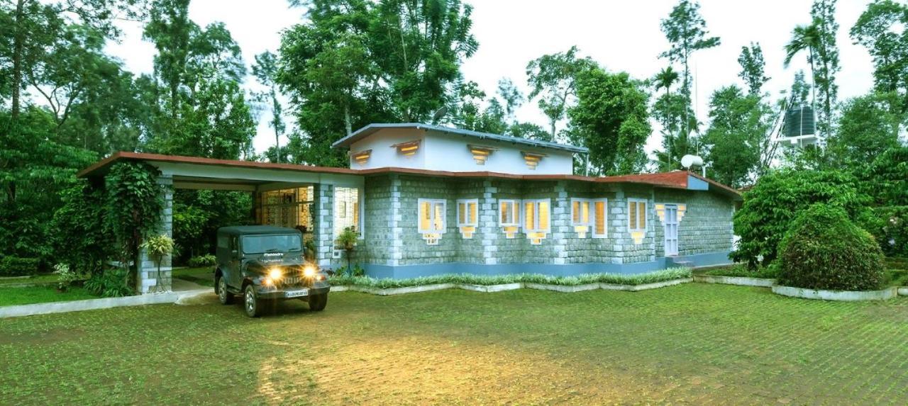 Coorg Kolamotte Otel Gonikoppal Dış mekan fotoğraf